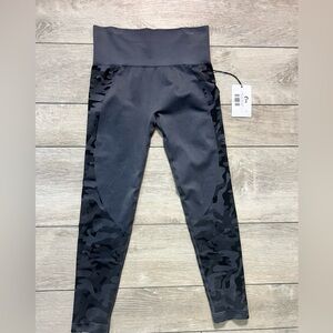 Gray camo performance leggings ZYIA size medium 24” high rise